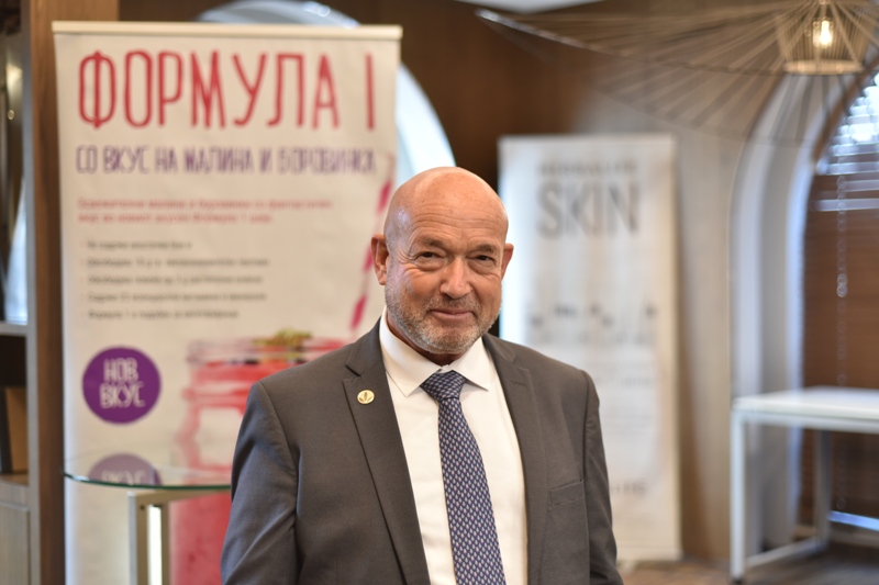 Др. Јонатан Јаром